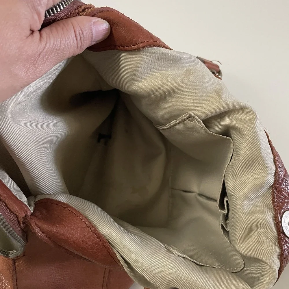 American Leather Co. Austin Cognac Brown Leather Triple Entry Bucket Bag READ B8